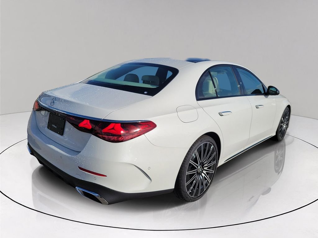 New 2026 MANUFAKTUR Moonlight White Metallic Mercedes-Benz E 350 image 3