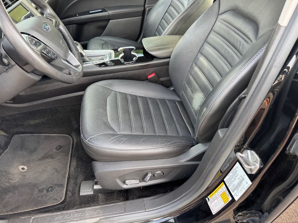 Used 2016 Black Ford SE image 6