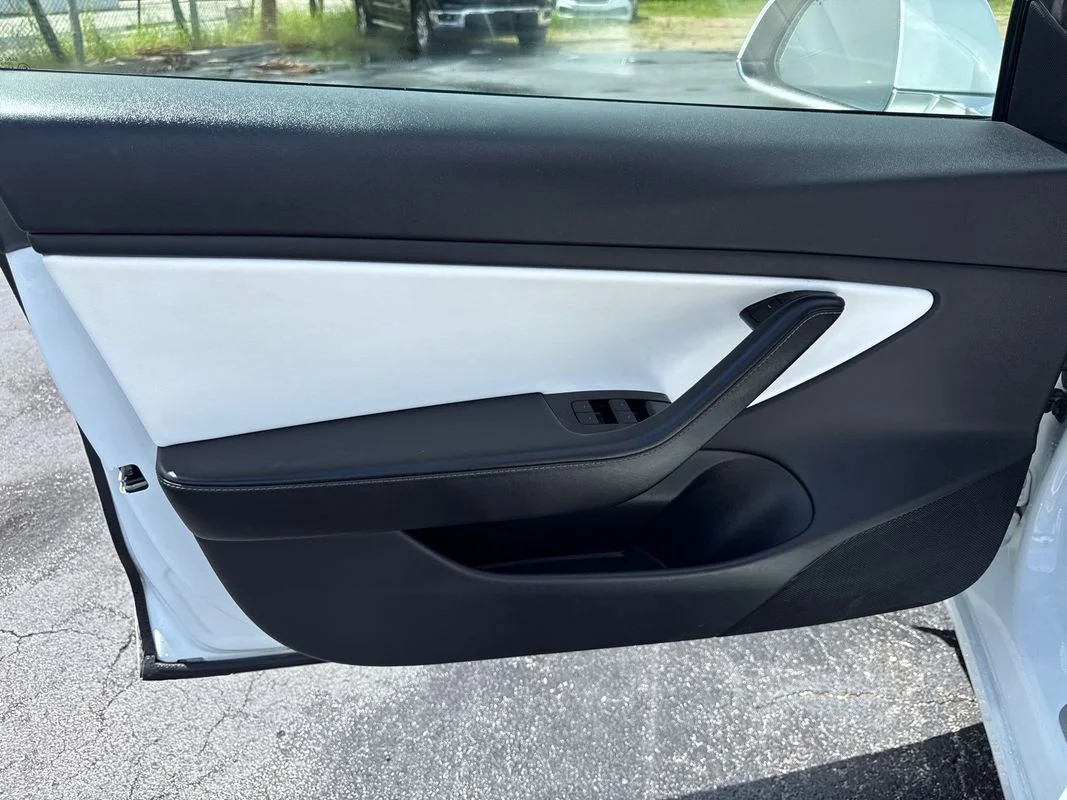 Used 2018 White Tesla  image 10