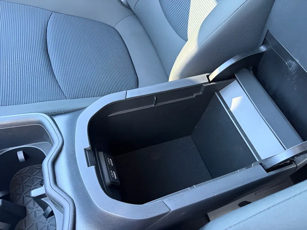 2024 Toyota RAV4 LE - Photo 20