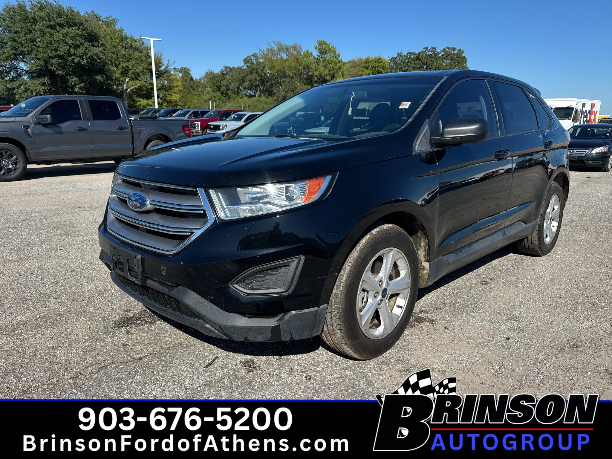 Used 2018 Shadow Black Ford SE image 1