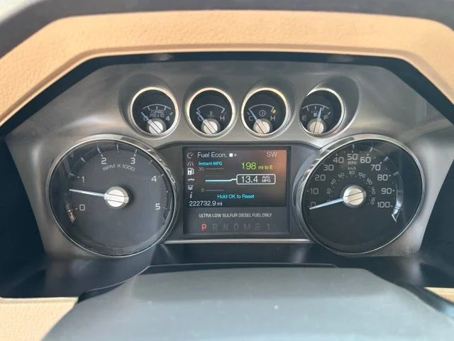 Used 2015  Ford Lariat image 28
