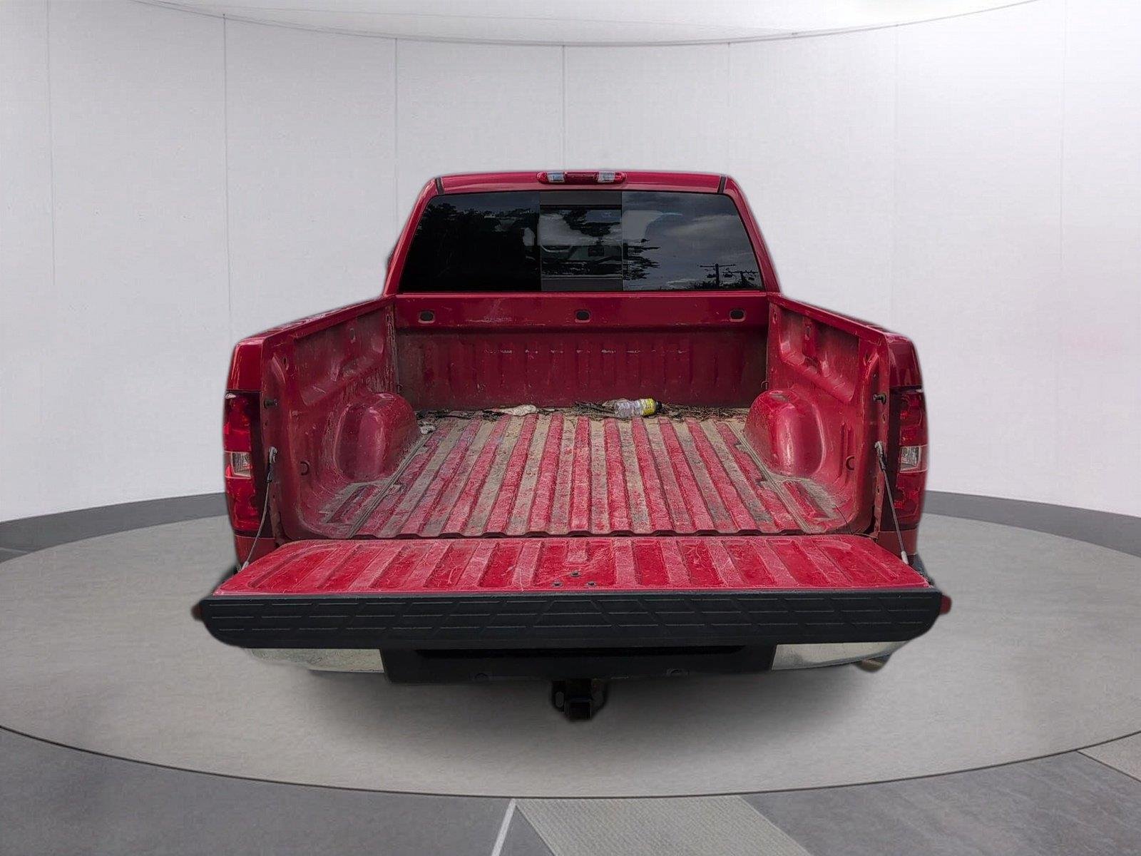 Used 2008 VICTORY RED Chevrolet LTZ image 5
