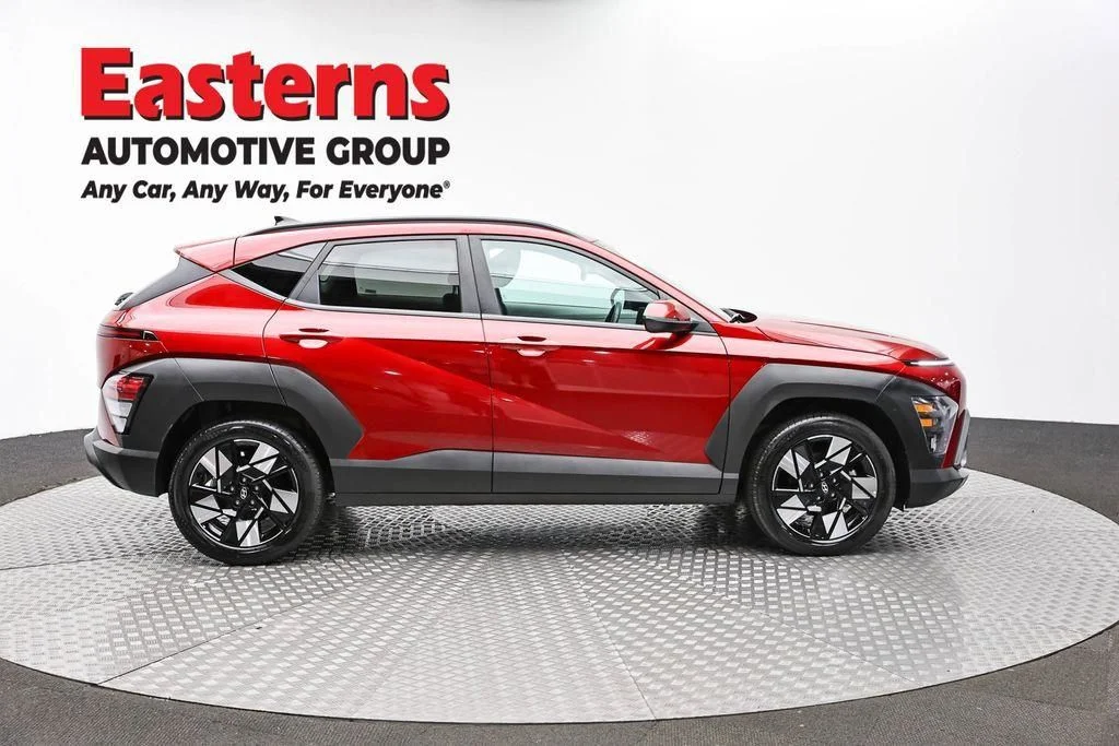 Used 2025 Red Hyundai SEL image 4