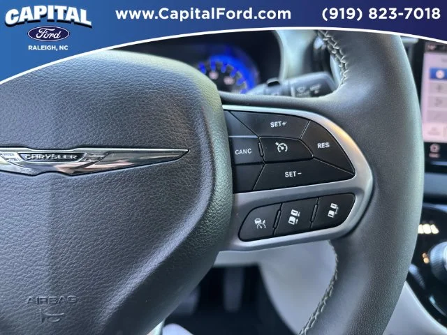 Used 2024 Silver Chrysler Touring L image 23