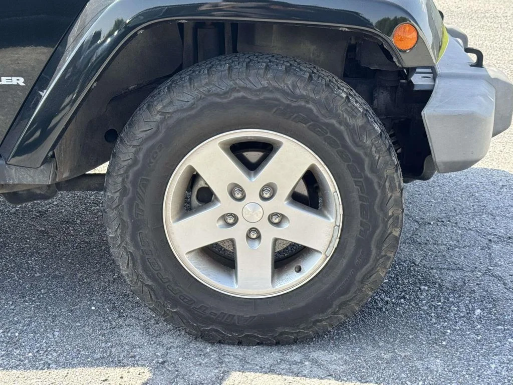 Used 2012 Black Jeep Rubicon image 11