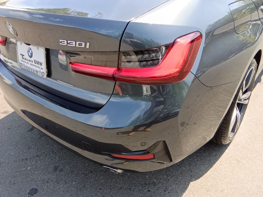 Used 2022 Mineral Grey Metallic BMW 330i xDrive image 28