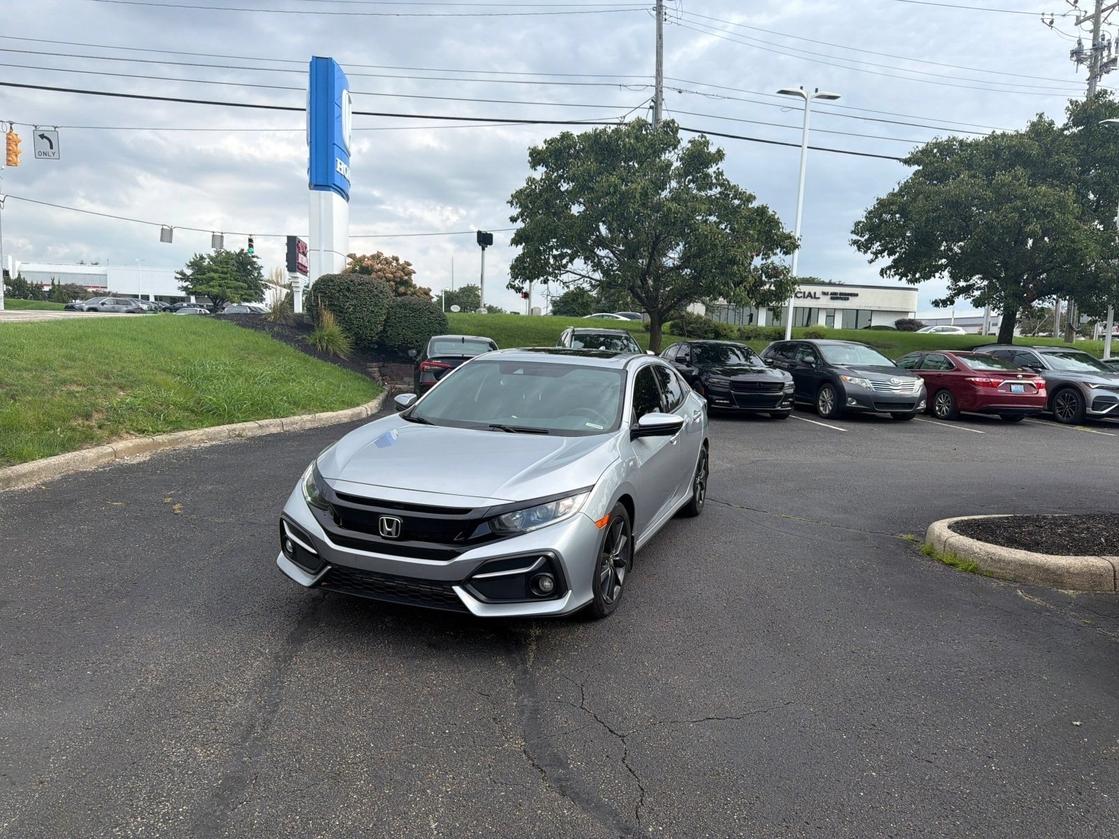Used 2021 Lunar Silver Metallic Honda EX image 4
