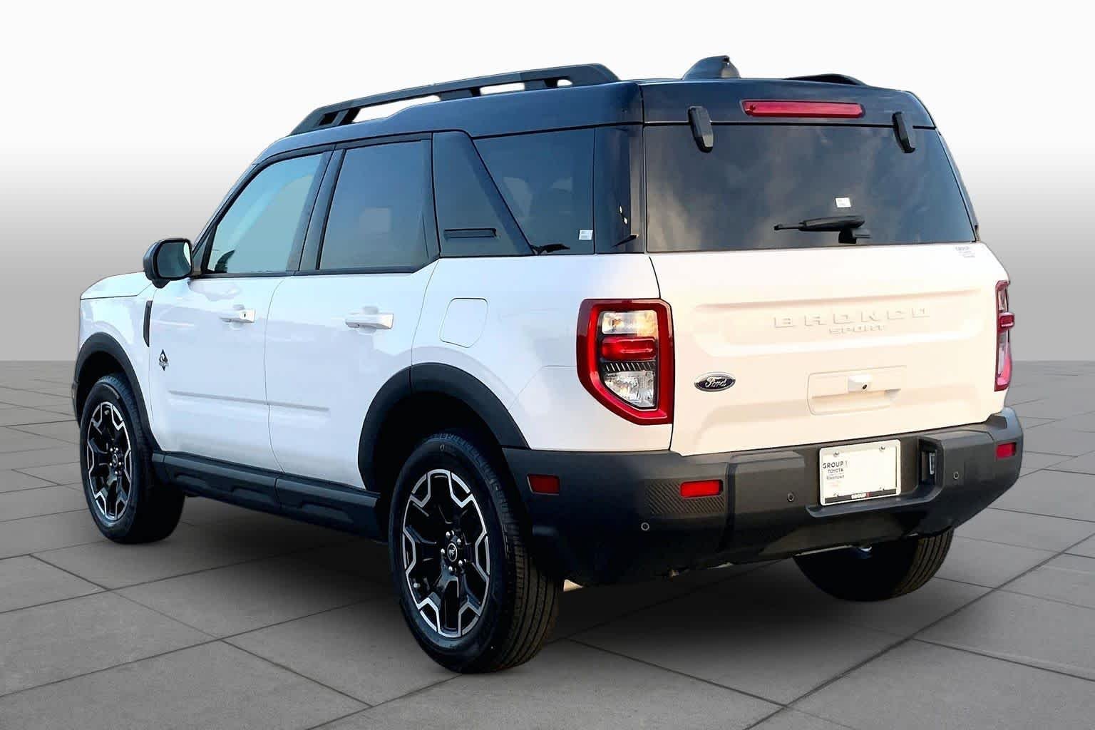 Used 2025 Oxford White Ford Outer Banks image 11