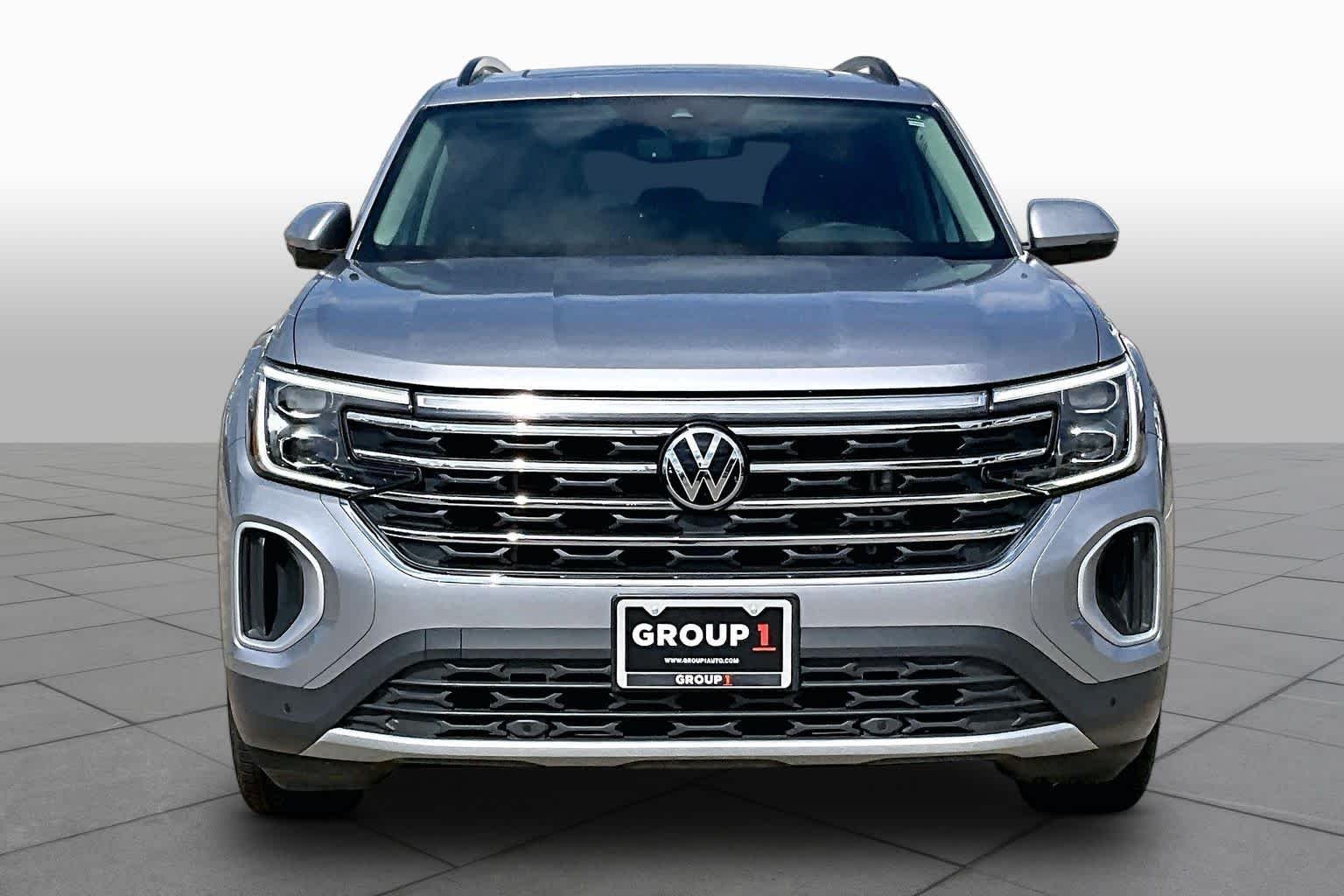 Used 2024 Silver Mist Metallic Volkswagen 2.0T SE w/Technology image 4