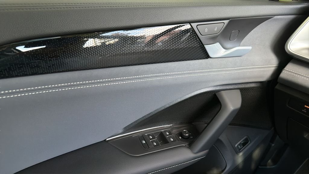 New 2026 Deep Black Pearl Volkswagen 2.0T SE image 20