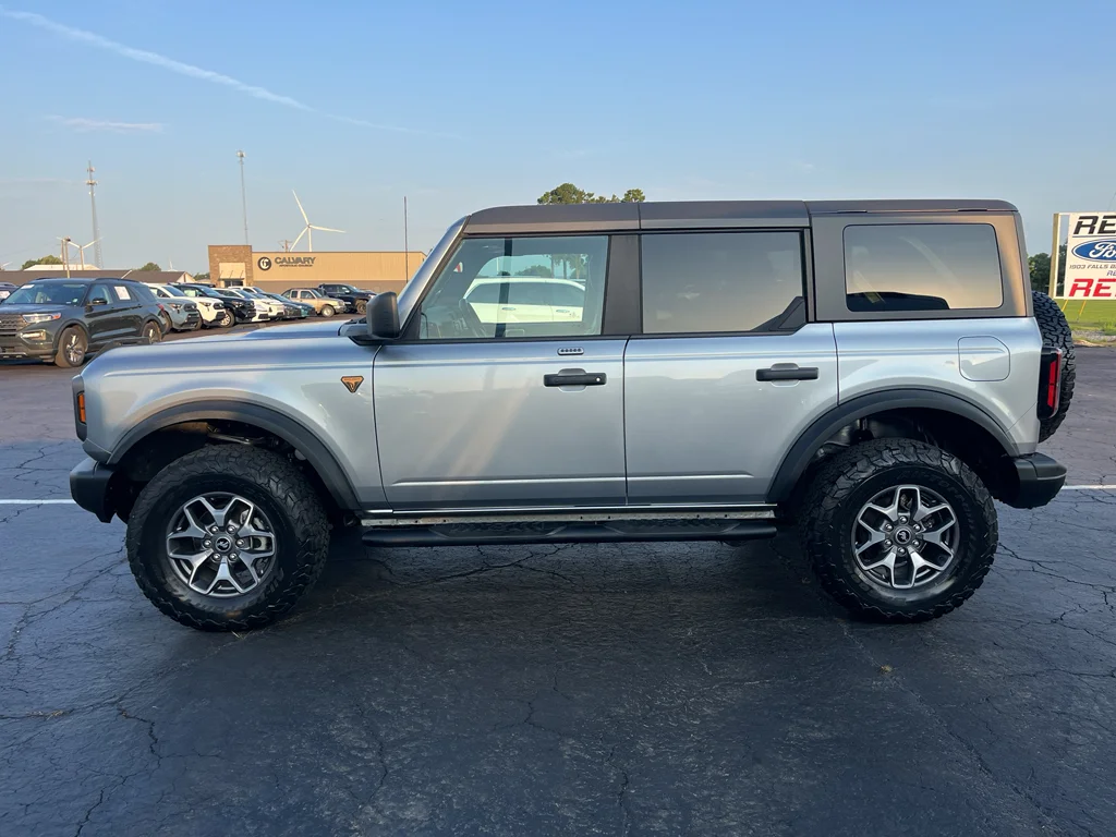 Used 2023 Iconic Silver Metallic Ford Badlands image 8