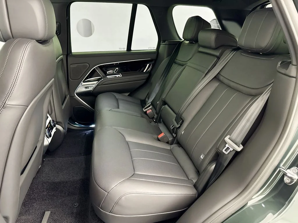 New 2026 Belgravia Green Land Rover SE image 25