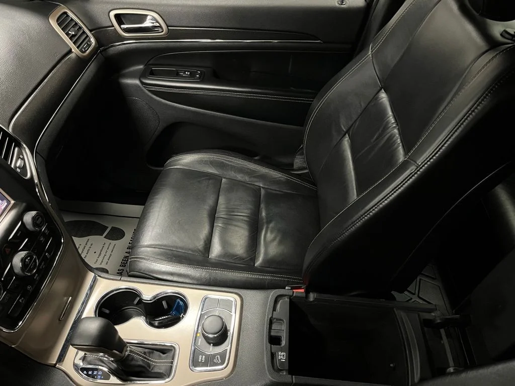Used 2016 Gray Jeep Limited image 39