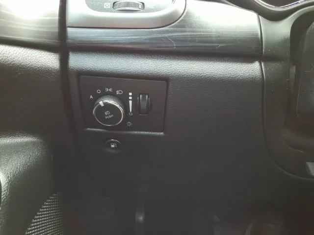 Used 2020 Black Jeep Altitude image 21