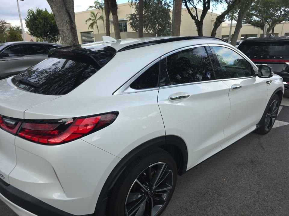 Certified Used 2023 White INFINITI LUXE image 5