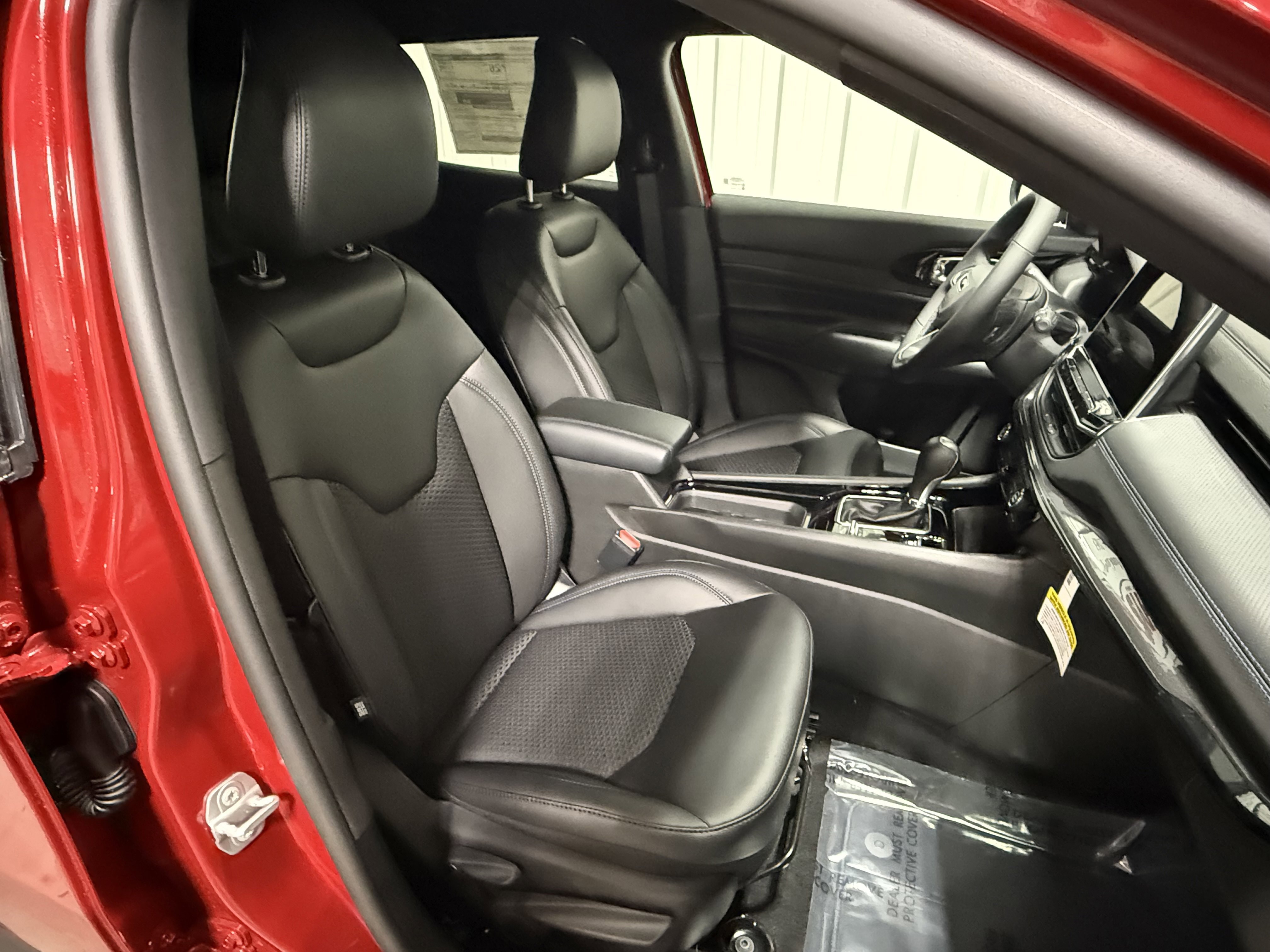 New 2026 Red Hot Pearlcoat Jeep Latitude Altitude image 11