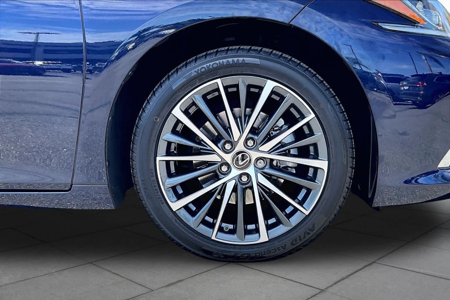 Certified Used 2022 Nightfall Mica Lexus  image 10