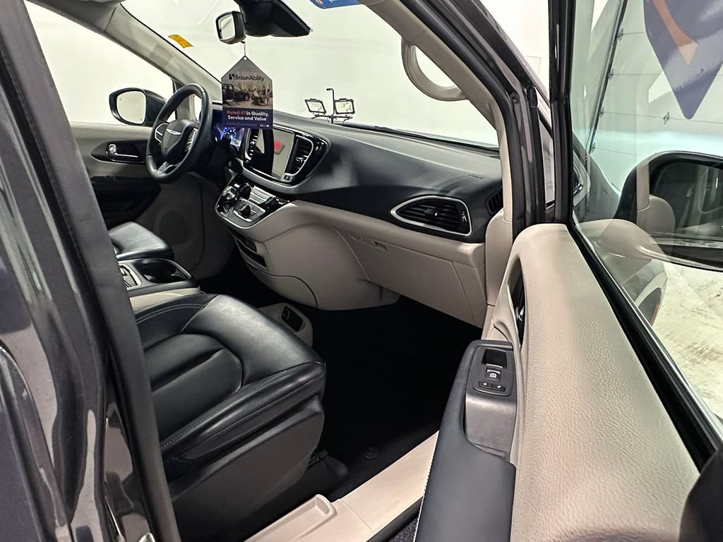 Used 2023 Gray Chrysler Touring L image 26