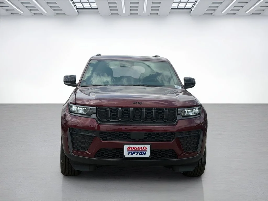 New 2026 Velvet Red Pearl-Coat Exterior Paint Jeep Altitude image 8