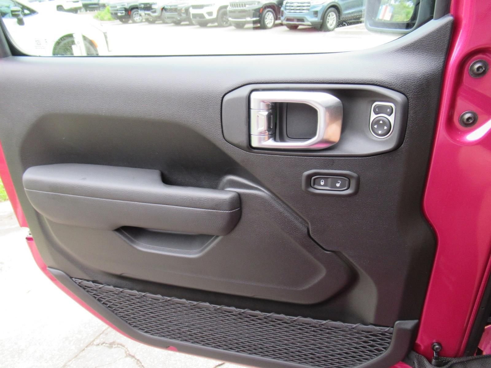 New 2026 Tuscadero Pearlcoat Jeep Willys image 18