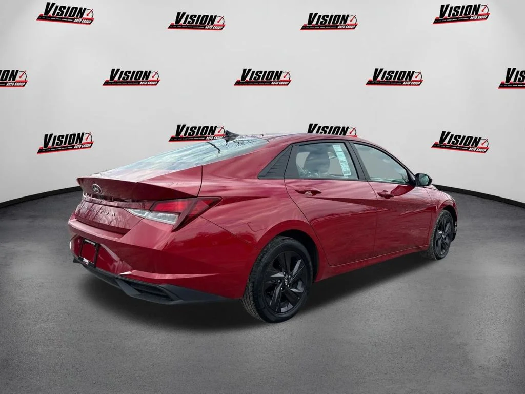 Used 2021 Red Hyundai SEL image 5