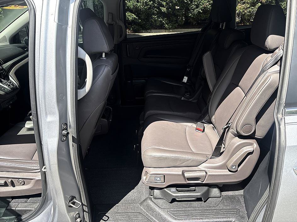 Used 2019 Lunar Silver Metallic Honda EX-L image 12