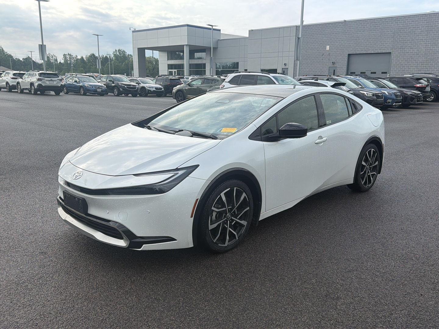 Used 2023 Wind Chill Pearl Toyota XSE image 8