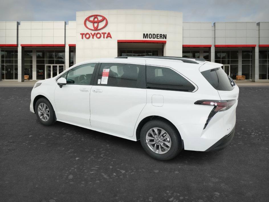 New 2026 Wind Chill Pearl Toyota XLE image 9