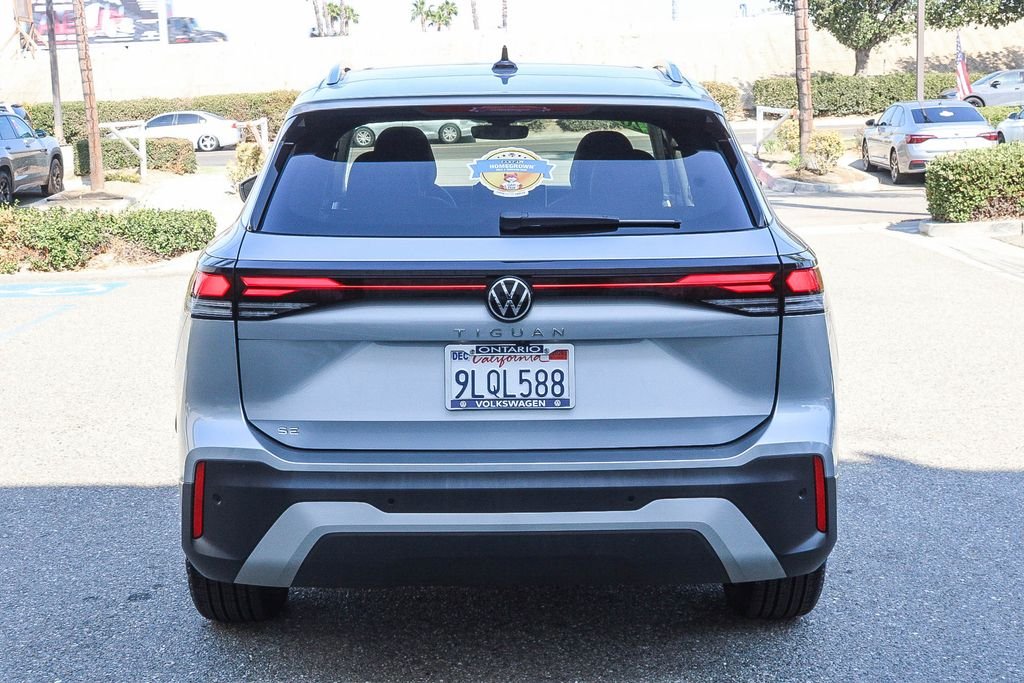 Used 2026 Silver Volkswagen SE image 7
