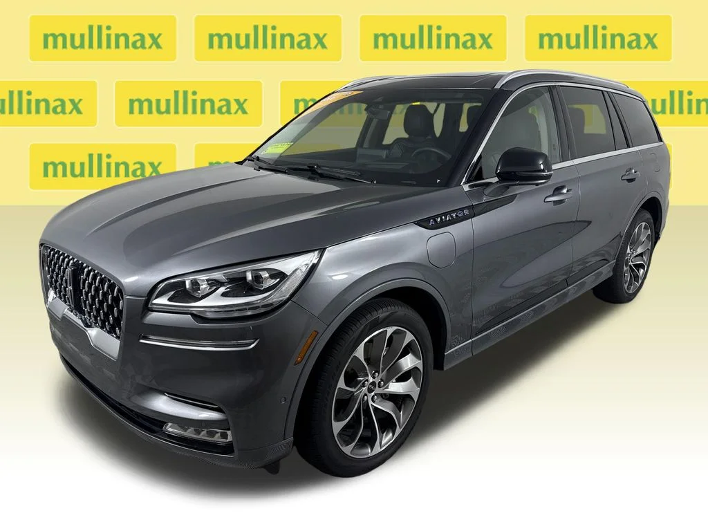 Used 2023 Gray Lincoln Grand Touring image 11