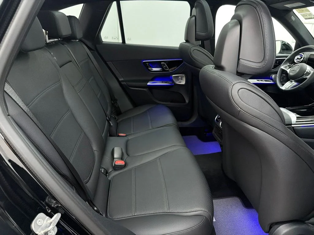 New 2027 Black Mercedes-Benz GLC 300 image 27