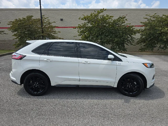 Used 2022 White Metallic Ford ST Line image 4