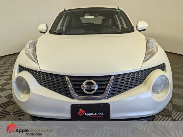 Used 2012 White Nissan SL image 2