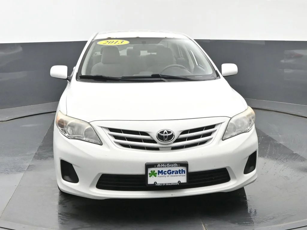 Used 2013 White Toyota LE image 5
