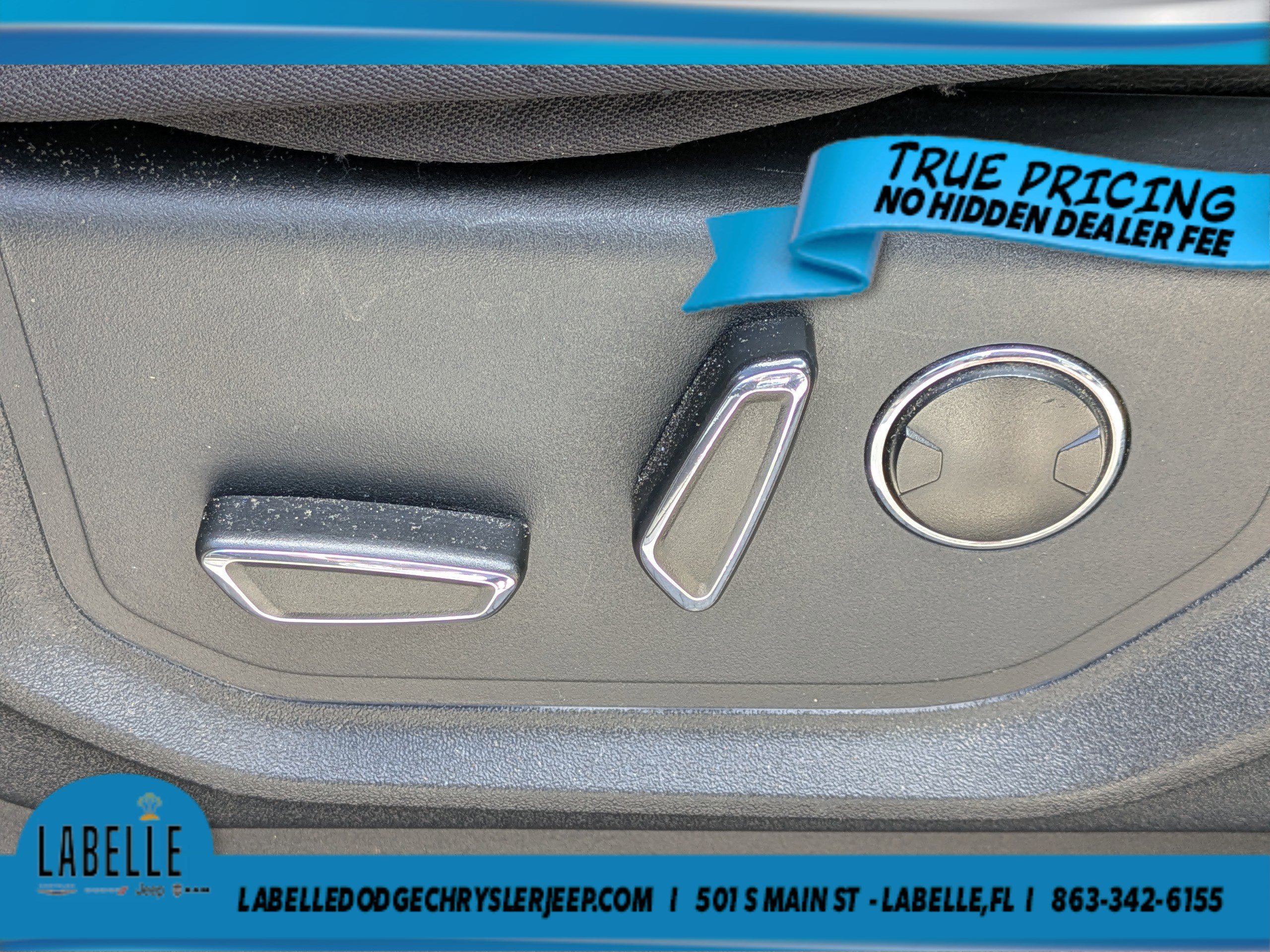 Used 2015  Ford Lariat image 19