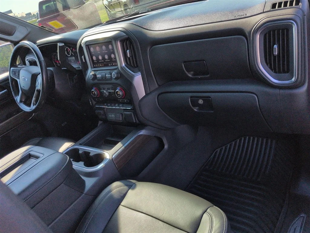 Used 2019 RED HOT Chevrolet RST image 29