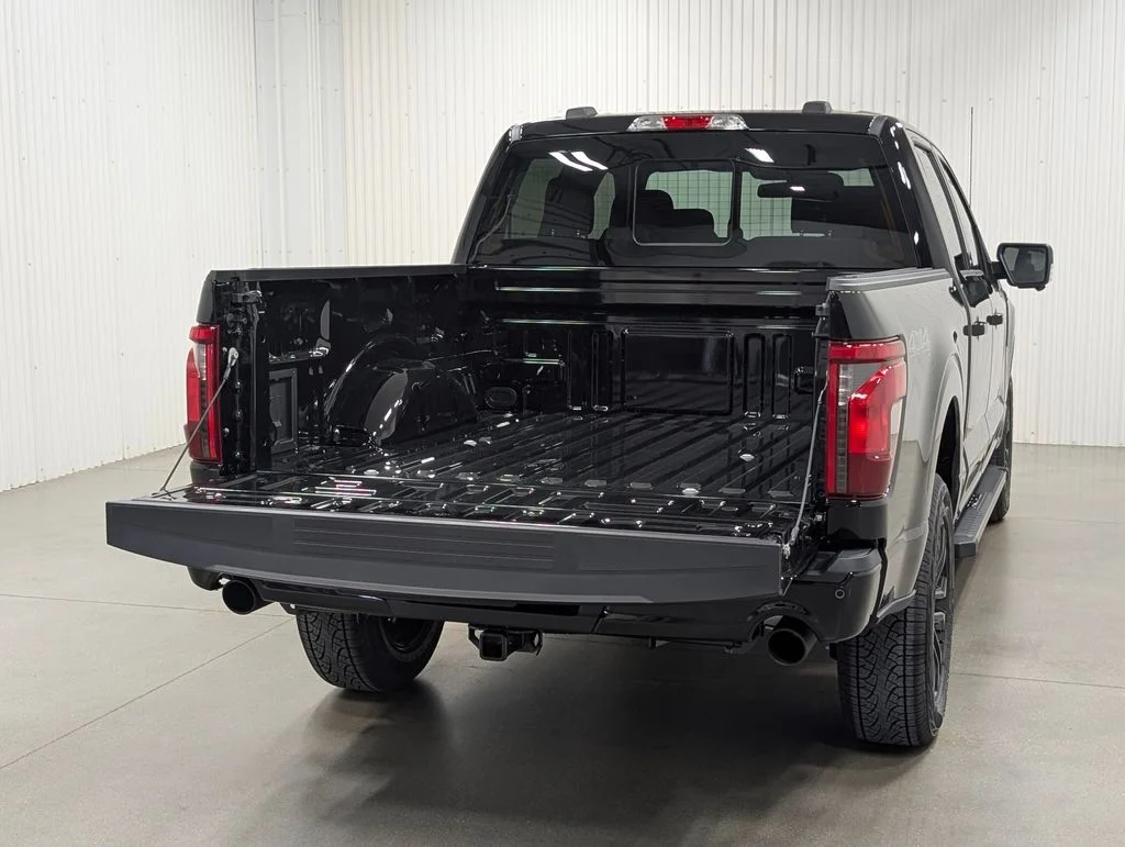 New 2026 Agate Black Metallic Ford XLT image 23