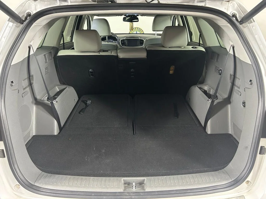 Used 2020 White Kia SX image 21