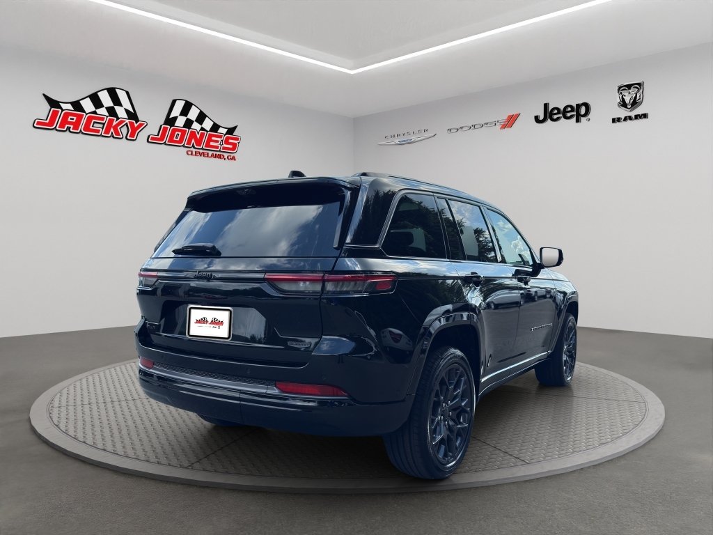 New 2026 Diamond Black Crystal Pearl-Coat Exterior Paint Jeep Summit image 10