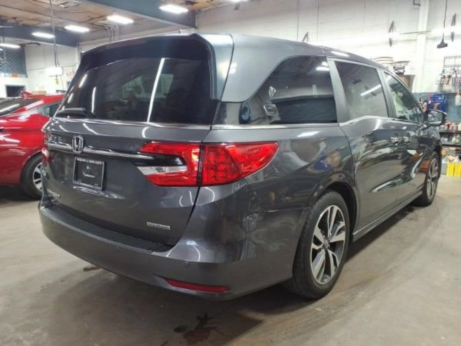Certified Used 2023 Modern Steel Metallic Honda Touring image 2