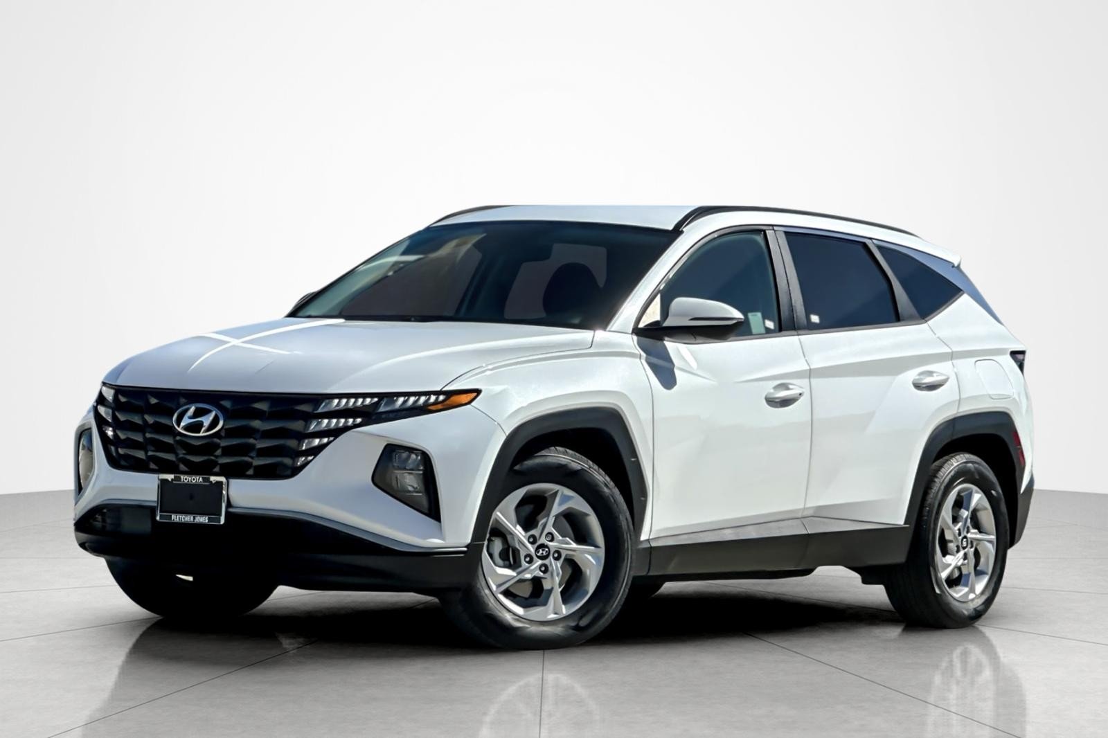 Used 2022 WHITE Hyundai SEL image 1
