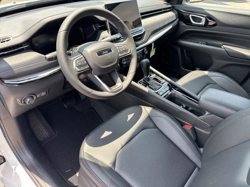 2025 Jeep Compass Limited - Photo 30