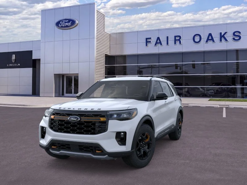 New 2026 Space White Metallic Ford Tremor image 25
