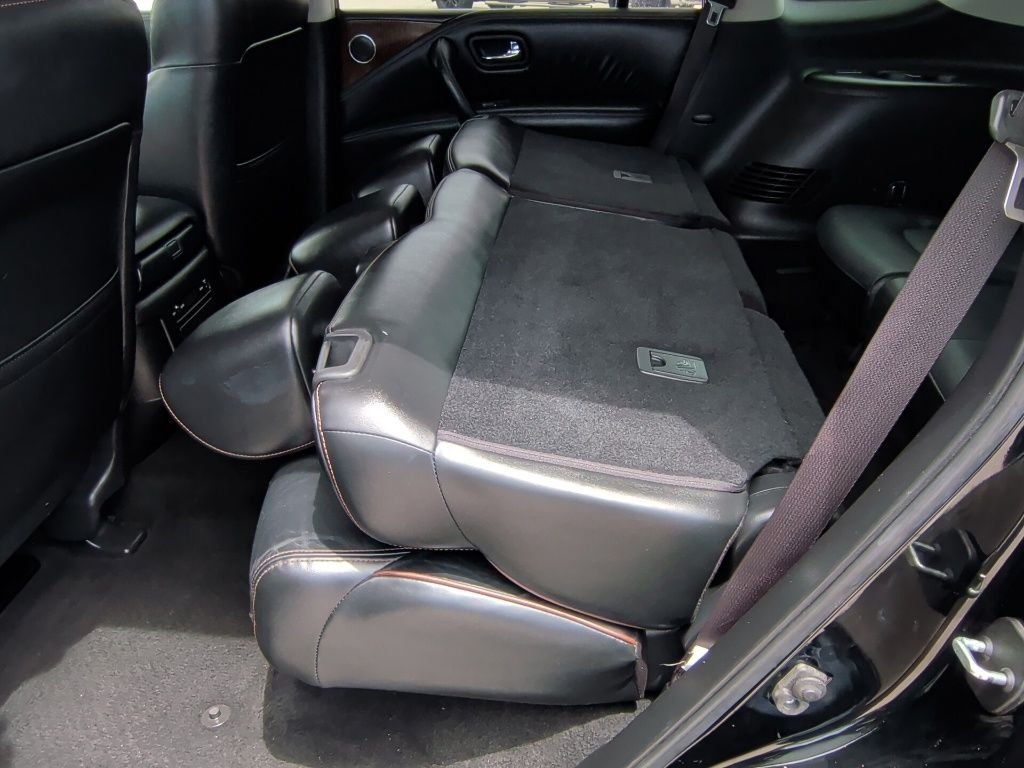 Used 2019 Super Black Nissan SL image 40