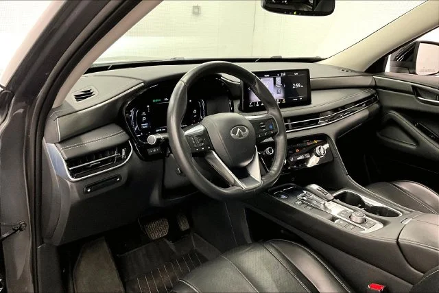 Used 2022 Graphite Shadow INFINITI LUXE image 16