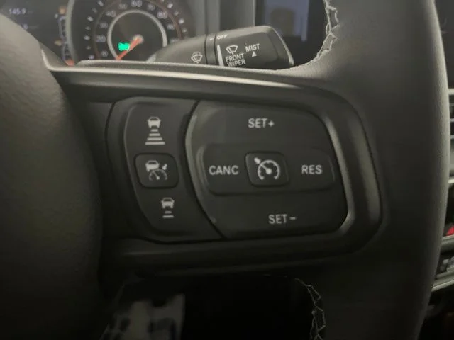 New 2026 Bright White Clear-Coat Exterior Paint Jeep Sahara image 43