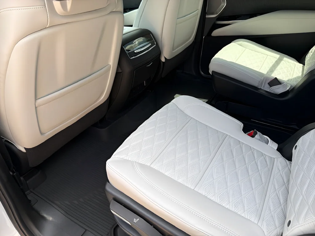 New 2026 Vibrant White Tricoat Cadillac Platinum Sport image 34