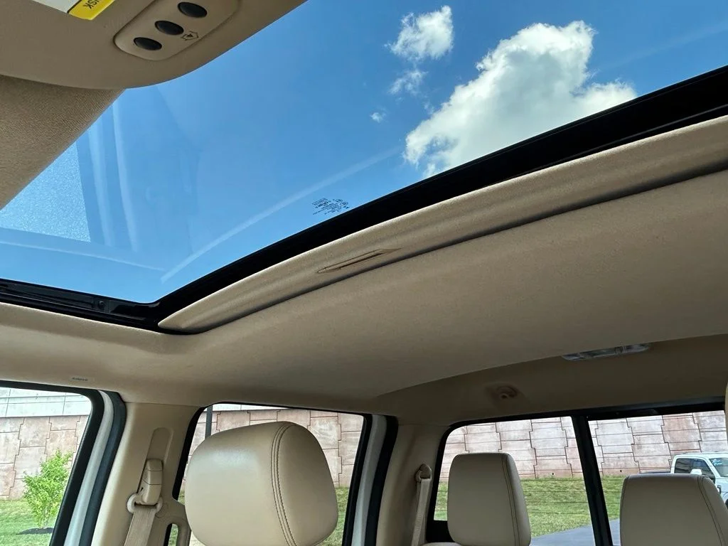 Used 2016 White Platinum Clearcoat Metallic Ford Lariat image 25