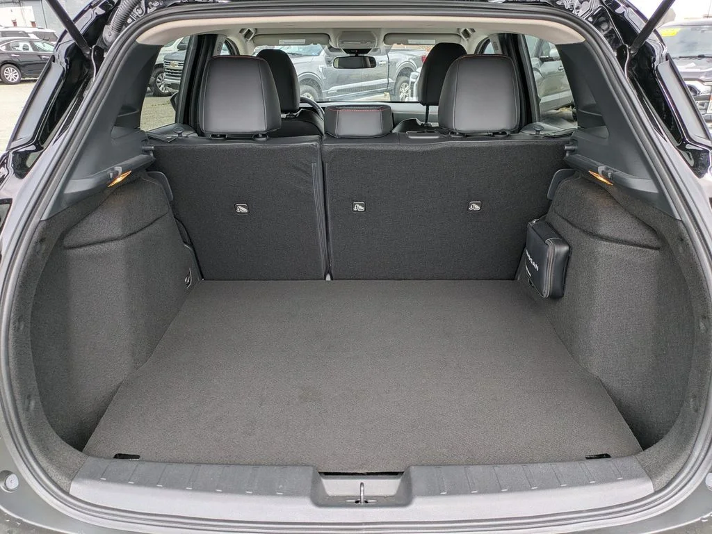 Used 2025 Super Black Nissan SR image 14
